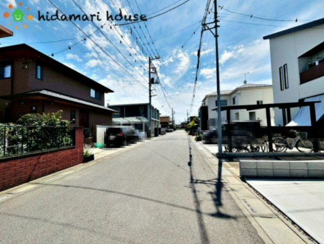 上尾市浅間台3期　新築戸建　Terrechez01　の前面道路含む現地写真