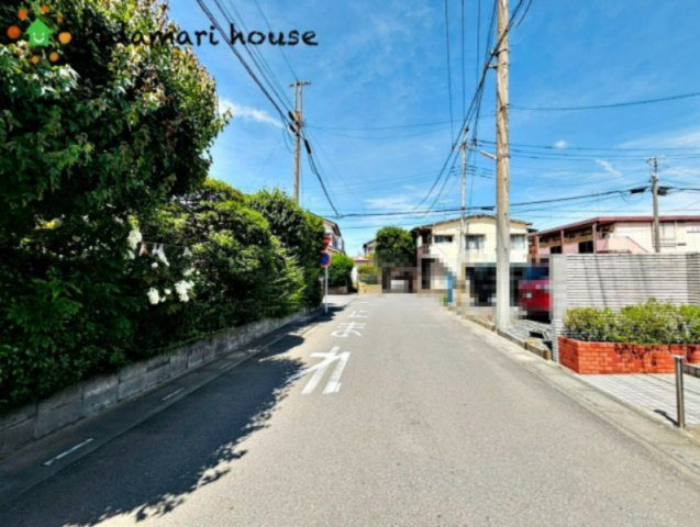 上尾市浅間台3期　新築戸建　Terrechez01　の前面道路含む現地写真