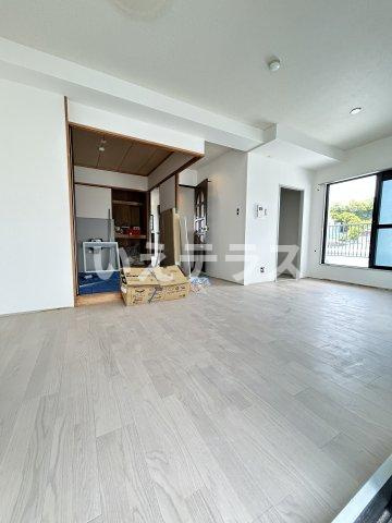 ロイヤル神戸池田広町の居間・リビング