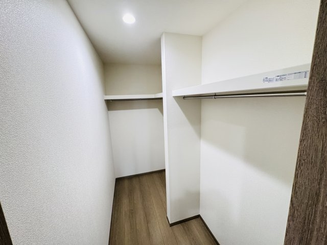 松戸市秋山新築戸建の収納|2Fファミリークローゼット・収納力たっぷり♪