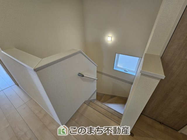 LiveleGarden.S第1栃木都賀町平川の内装|手すり付きで小さなお子様にも安心の階段スペースです☆
