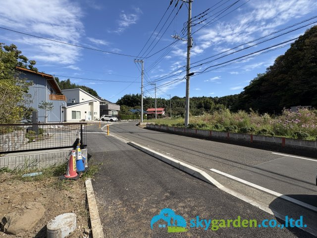 茅ヶ崎市第1芹沢　新築戸建　全４棟4号棟の前面道路含む現地写真