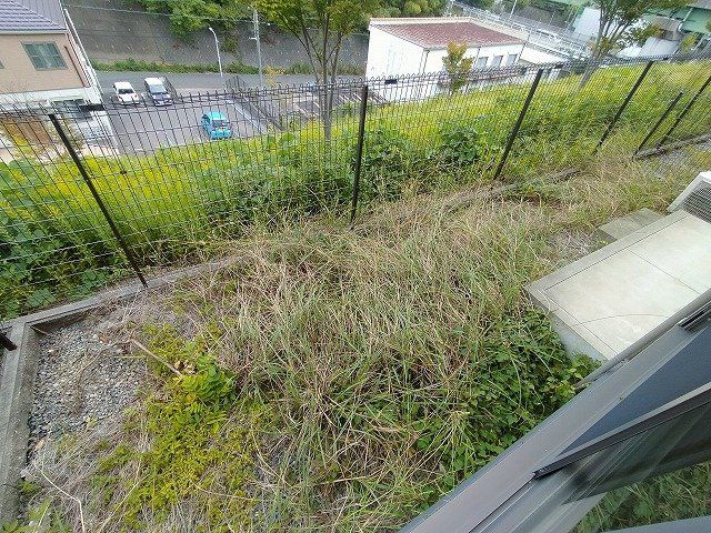 神戸市須磨区車字梨川のアパートのバルコニー