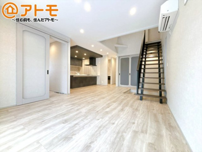 【居間・リビング】 | 沼津市東沢田　新築一戸建て　1号棟 | 家族団らんのイメージは、リビングを思い浮かべませんか？リビングこそ広々とした空間が良いですね♪
