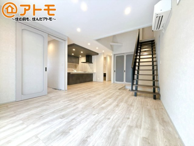 【居間・リビング】 | 沼津市東沢田　新築一戸建て　1号棟 | 家族団らんのイメージは、リビングを思い浮かべませんか？リビングこそ広々とした空間が良いですね♪
