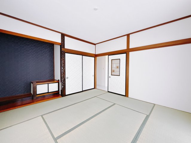 【中古戸建】高崎市浜川町の和室|■1階和室｜和室でしか味わえない畳ならではの香りや素材で和のやすらぎを感じてください♪休日はお子様とお昼寝するのにも最適です！