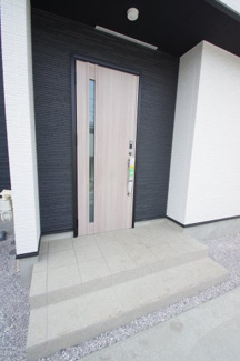 【玄関】 | 【仲介手数料無料！！】稲城市東長沼　新築戸建て（全17棟）9号棟　5677万円
