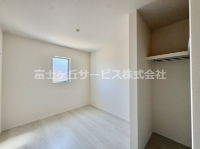 【洋室】 | 豊川市幸町 2期 新築一戸建て 3号棟 | 使い勝手のいい洋室です