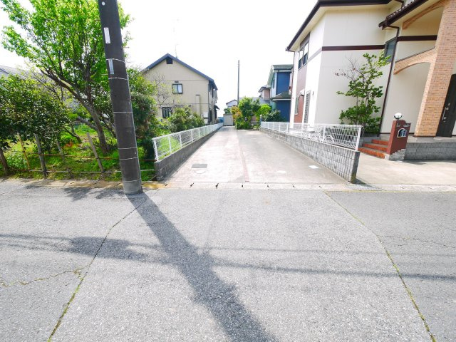 東金市南上宿　中古戸建の駐車場|オール電化 IH エコキュート JR東金線東金駅徒歩約14分 平成17年9月築 駐車2台可本下水 