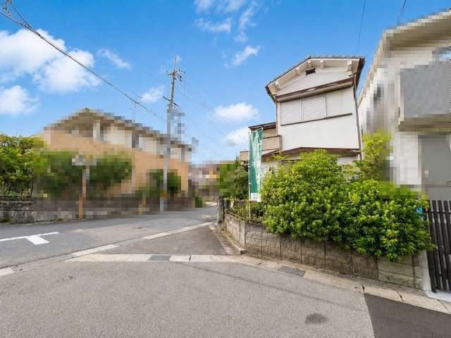 長岡京市今里彦林の前面道路含む現地写真|弊社グループ会社にて建築プランのご提案可能です。
お気軽にご相談ください(^^)/