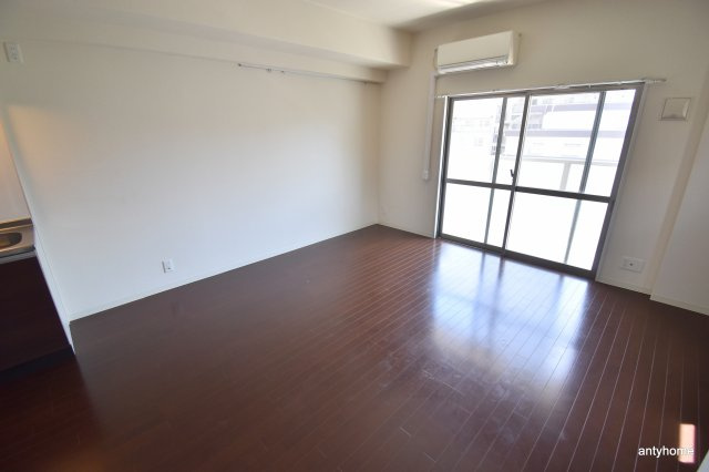 小西マンション　仲介手数料無料の居間・リビング