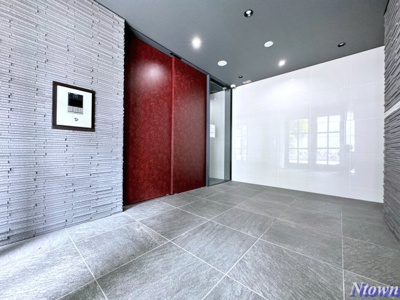 【エントランス】 | S-RESIDENCE葵 | 建物の内部です