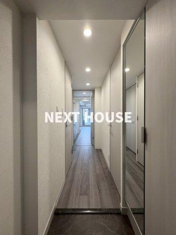 プレサンス堺筋本町エグゼブランの玄関