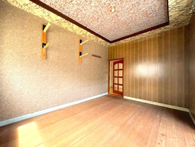 三日市町貸家の洋室