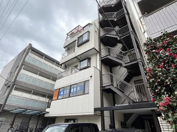 白岩ビルの外観