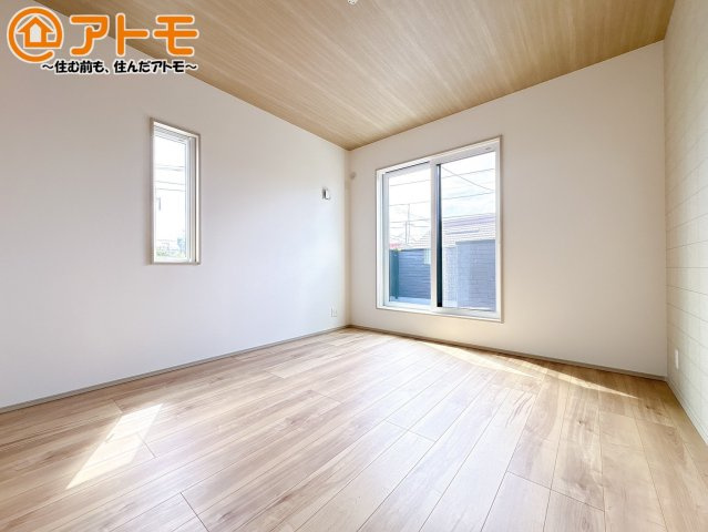 【子供部屋】 | 沼津市東沢田　新築一戸建て　2号棟 | 収納豊富な洋室は使い勝手良好です！