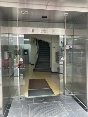 【エントランス】 | 第一文成ビル | ゆとりのあるエントランスです