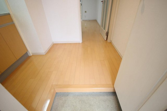 リブレア御井町の玄関