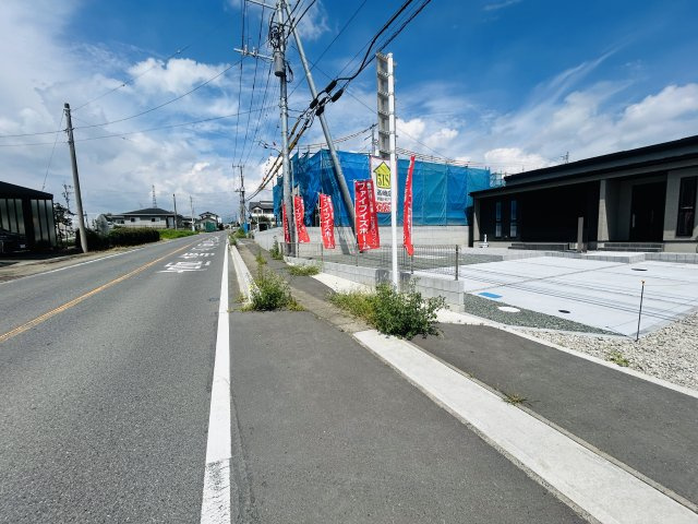 新築　高崎市金古町 全11区画　6号棟の前面道路含む現地写真|現地写真　南側接道幅員約9.5ｍ