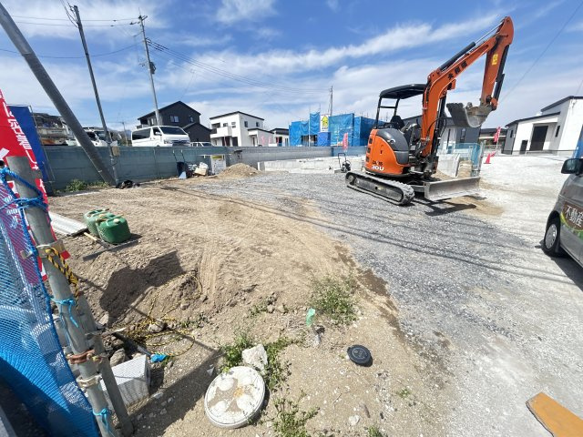新築　高崎市金古町 全11区画　6号棟の駐車場|現地写真　駐車スペースは建物南側に並列3台分可能です！