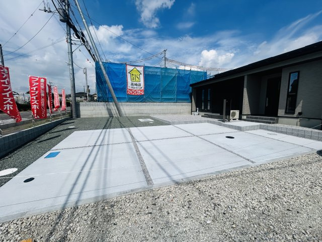 新築　高崎市金古町 全11区画　6号棟の駐車場|現地写真　駐車スペースは建物南側に並列3台分可能です！