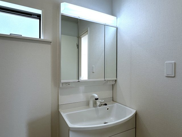 明石市大久保町谷八木新築戸建６号棟の独立洗面台