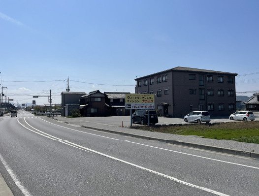 滋賀県彦根市1棟収益マンション「弊社専任物件」「土地約290坪の整形地」の外観