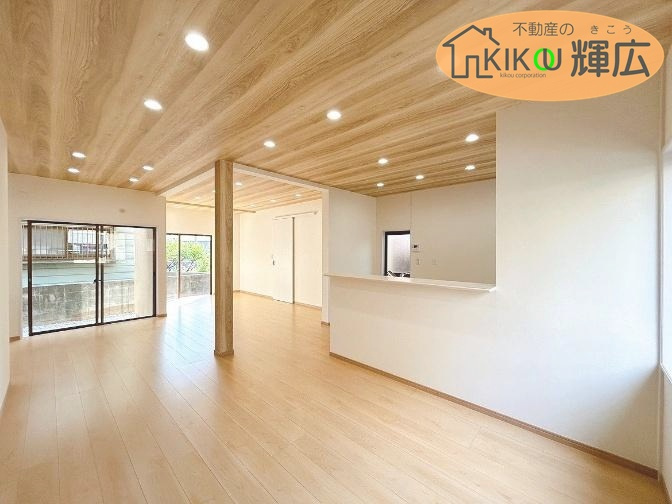 加古川市加古川町稲屋　中古戸建の居間・リビング