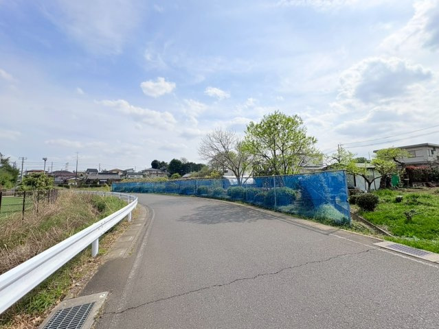 坂戸市森戸　建築条件なし売地　東武越生線『西大家駅』徒歩5分　【大家小学区】の前面道路含む現地写真