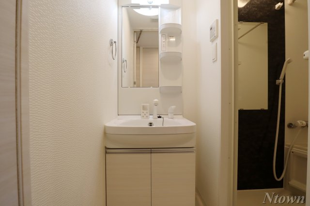 【独立洗面台】 | S-RESIDENCE葵Ⅱ | 使いやすい独立洗面台です