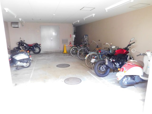 キャッスルマンション入間駅前のその他|バイク置き場