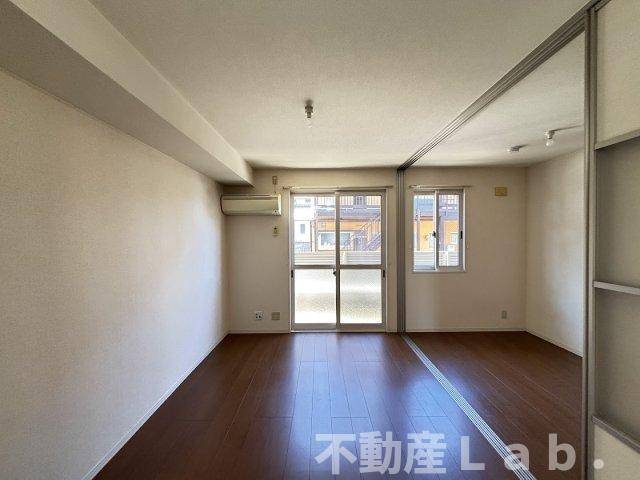 ラフィーネⅡの居間・リビング|※同一建物別号室のお写真です。