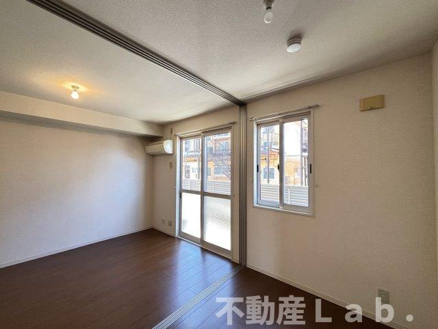 ラフィーネⅡの居間・リビング|※同一建物別号室のお写真です。