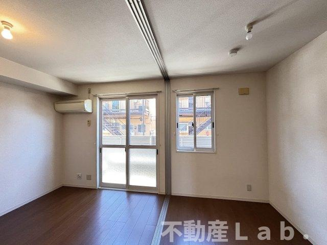 ラフィーネⅡの居間・リビング|※同一建物別号室のお写真です。