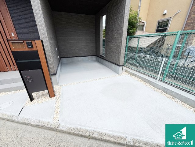 ■枚方市山之上　新築一戸建ての駐車場|駐車スペース！散水栓があるので、こまめに愛車を洗えます！