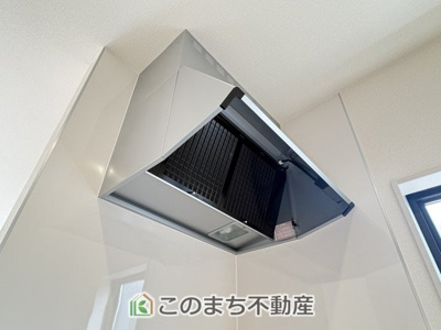 【キッチン】 | Livele Garden.S　第20栃木大平町西水代　1号棟 | シンプルなレンジフード♪お料理の匂いもスッキリ♪シンプルデザインで掃除も簡単‼
