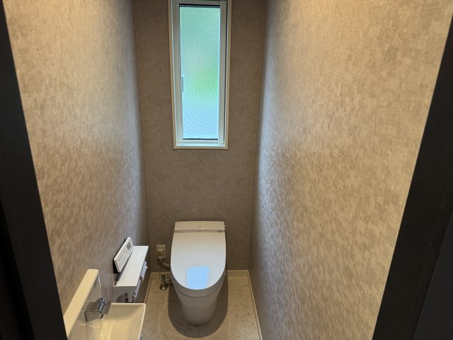 坂元町２世帯住宅のトイレ|トイレもきれいです
