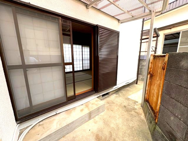 三日市町貸家のバルコニー