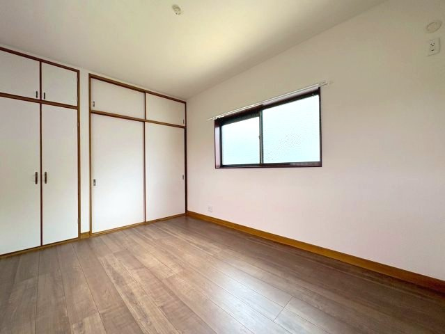 三日市町貸家の洋室
