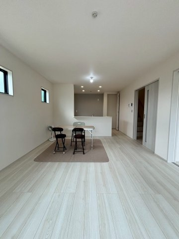 ●鈴鹿市若松北 第8 新築戸建の居間・リビング