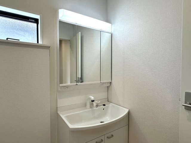 明石市大久保町谷八木新築戸建９号棟の独立洗面台
