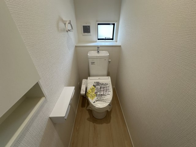 明石市大久保町谷八木新築戸建９号棟のトイレ
