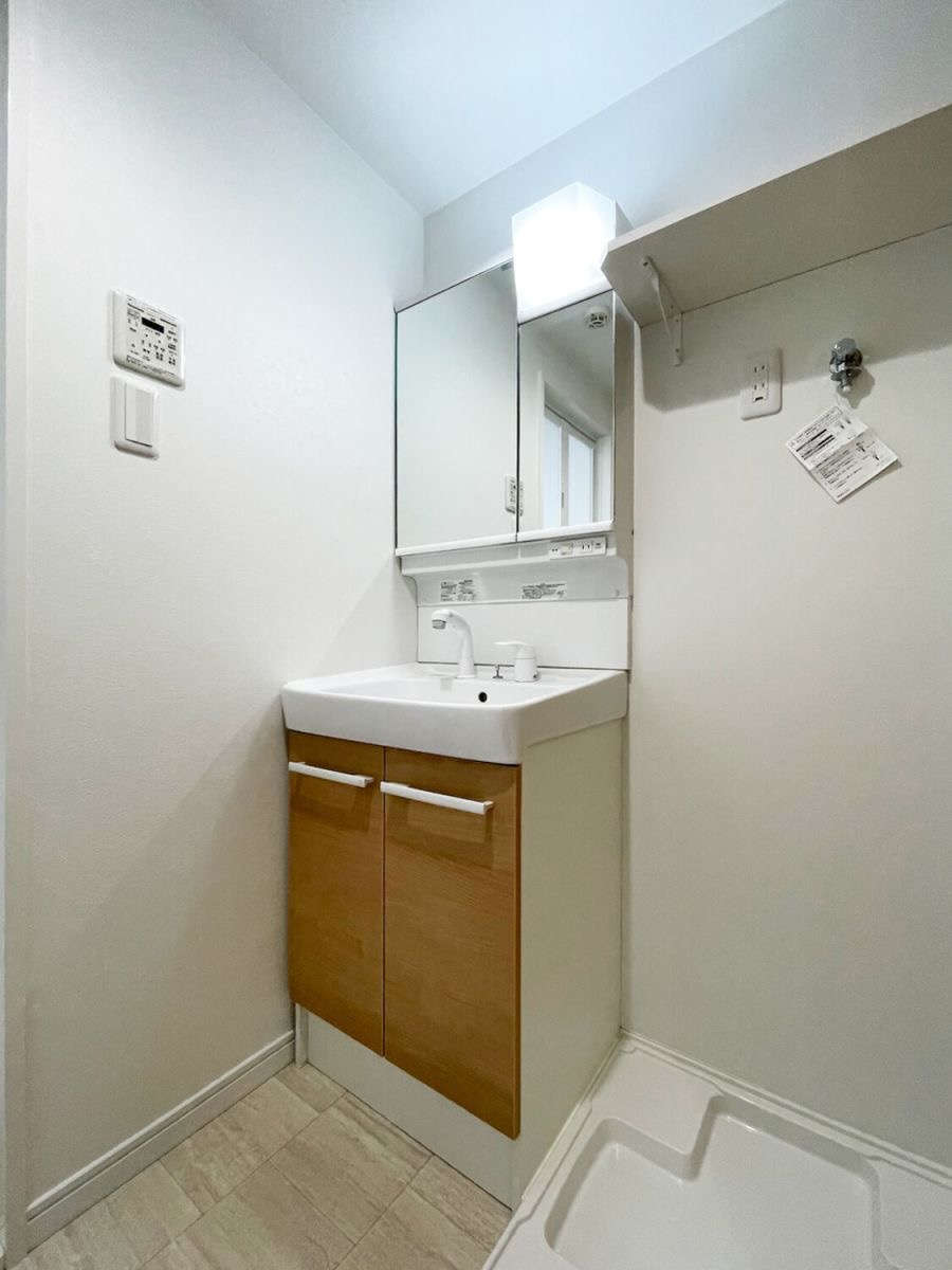 新品家具付きマンション赤坂21(KaGood福岡)の洗面所