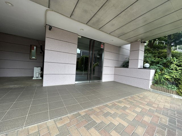 藤和ライブタウン新百合ヶ丘のエントランス