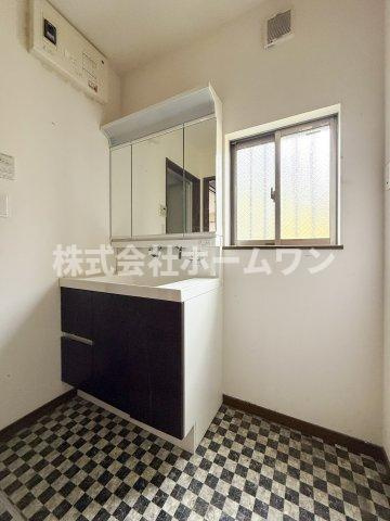 羽村市神明台4丁目　中古戸建の独立洗面台