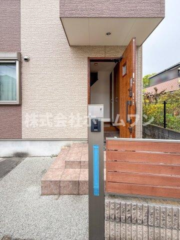 羽村市神明台4丁目　中古戸建の玄関