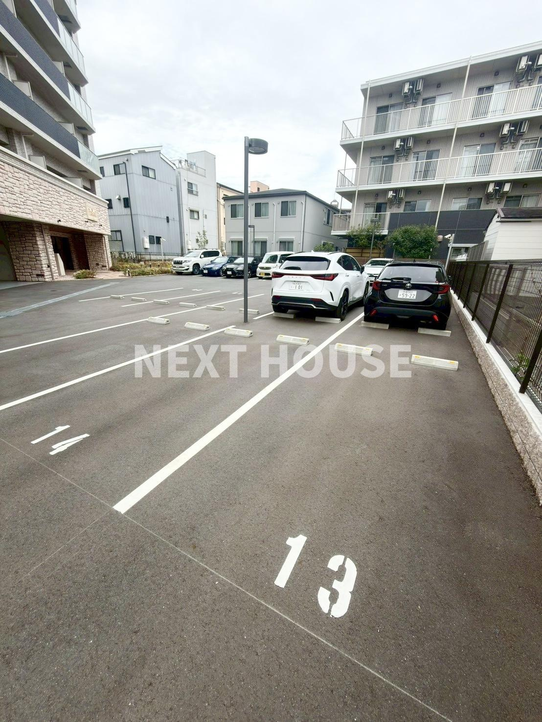 プレジオ大正の駐車場