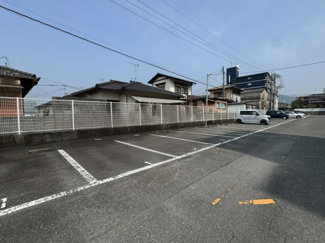 【駐車場】