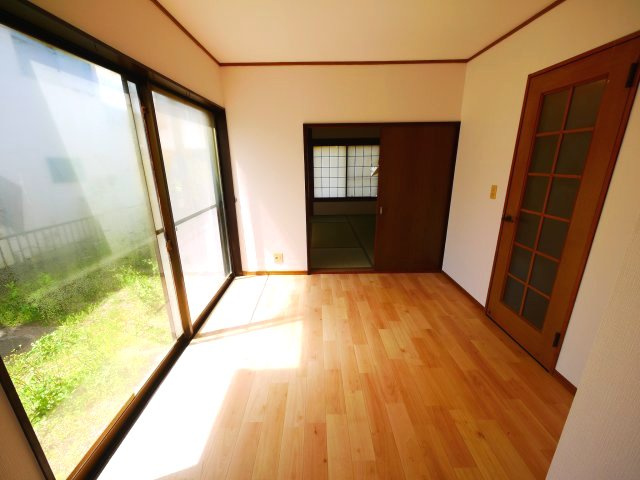 山武市埴谷　中古戸建の居間・リビング|内装一部リフォーム令和8年4月完了 平成6年9月築 4LDK 自然豊かな閑静な分譲地内 