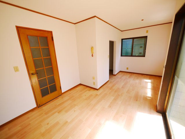 山武市埴谷　中古戸建の居間・リビング|内装一部リフォーム令和8年4月完了 平成6年9月築 4LDK 自然豊かな閑静な分譲地内 